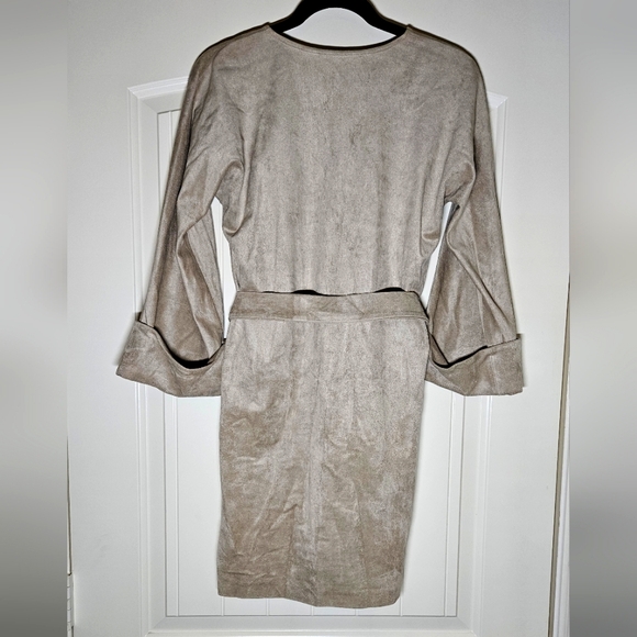 BCBG MAXAZRIA Kimono Style Dress - Picture 2 of 4